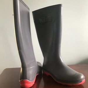 Grey and Coral Kamik Rainboots!